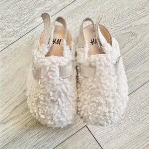 H&M Soft Cream shoes baby/toddler